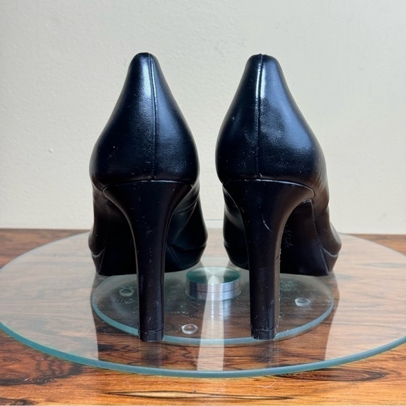 LifeStride Julia Platform Pump in black - Picture 11 of 15